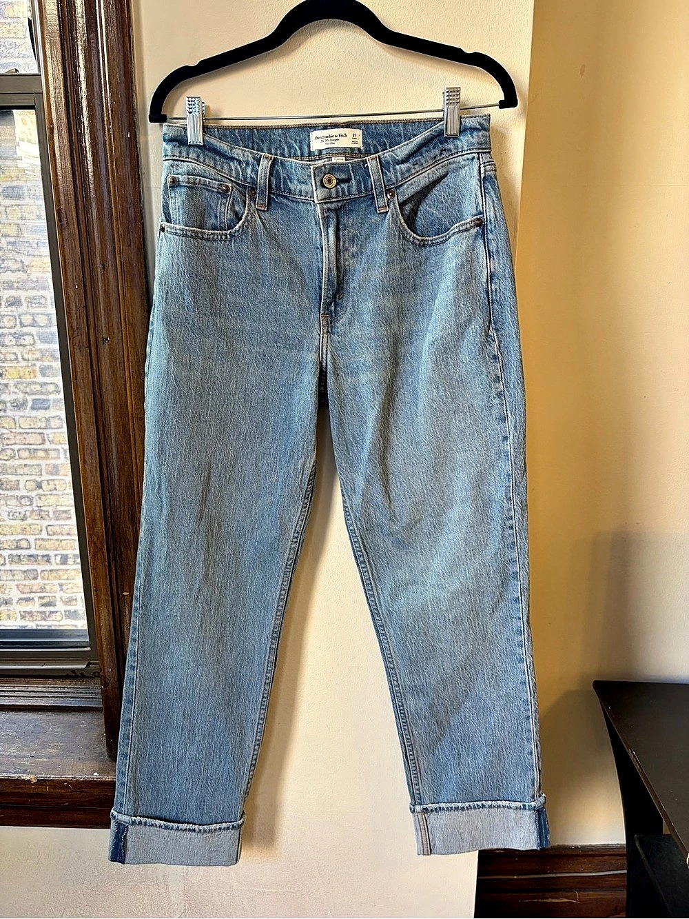 Abercrombie & Fitch The '90s Straight Mid Rise Curve Love Jeans Blue Waist 27
